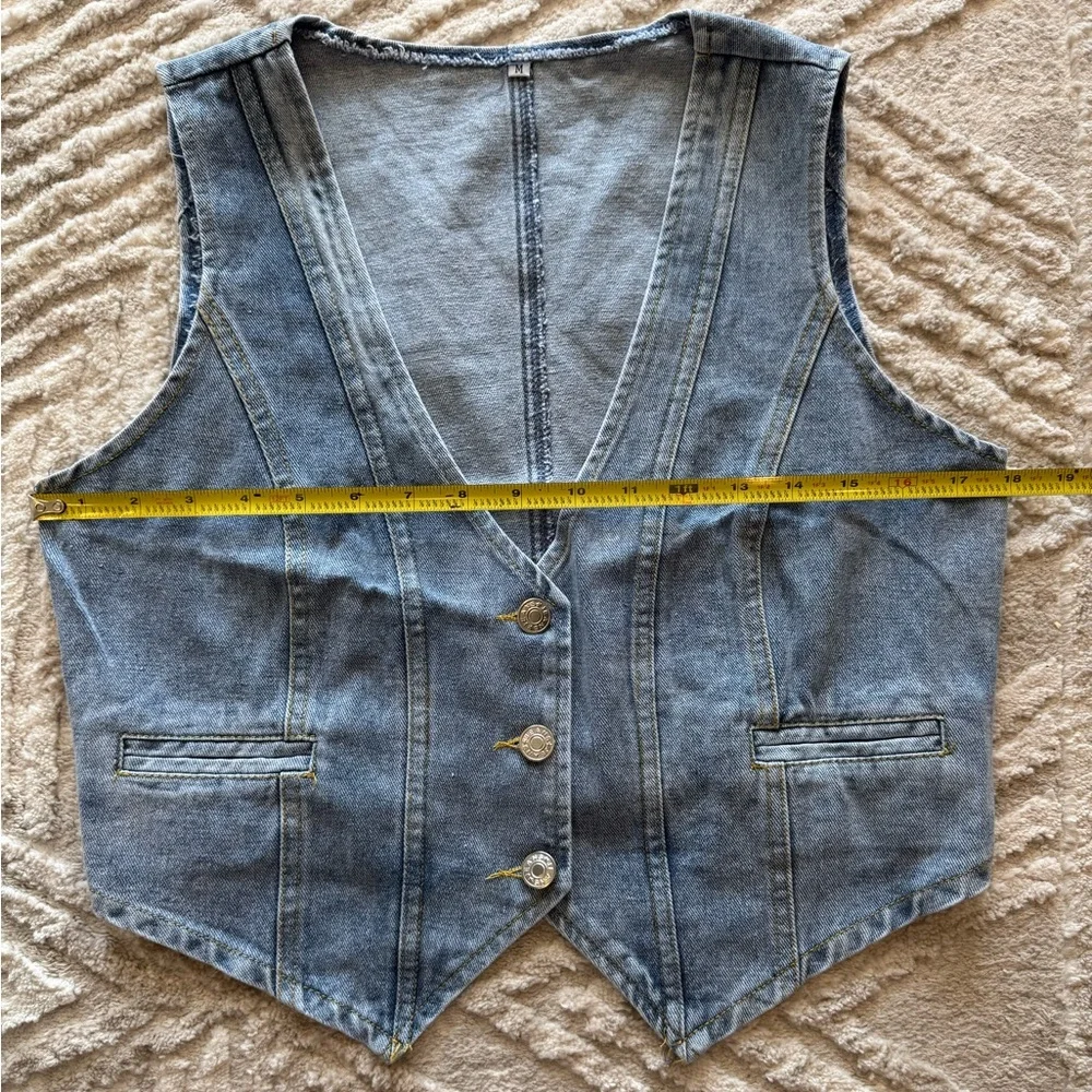 V Neck Cropped Denim Vest - Picture 2 of 5